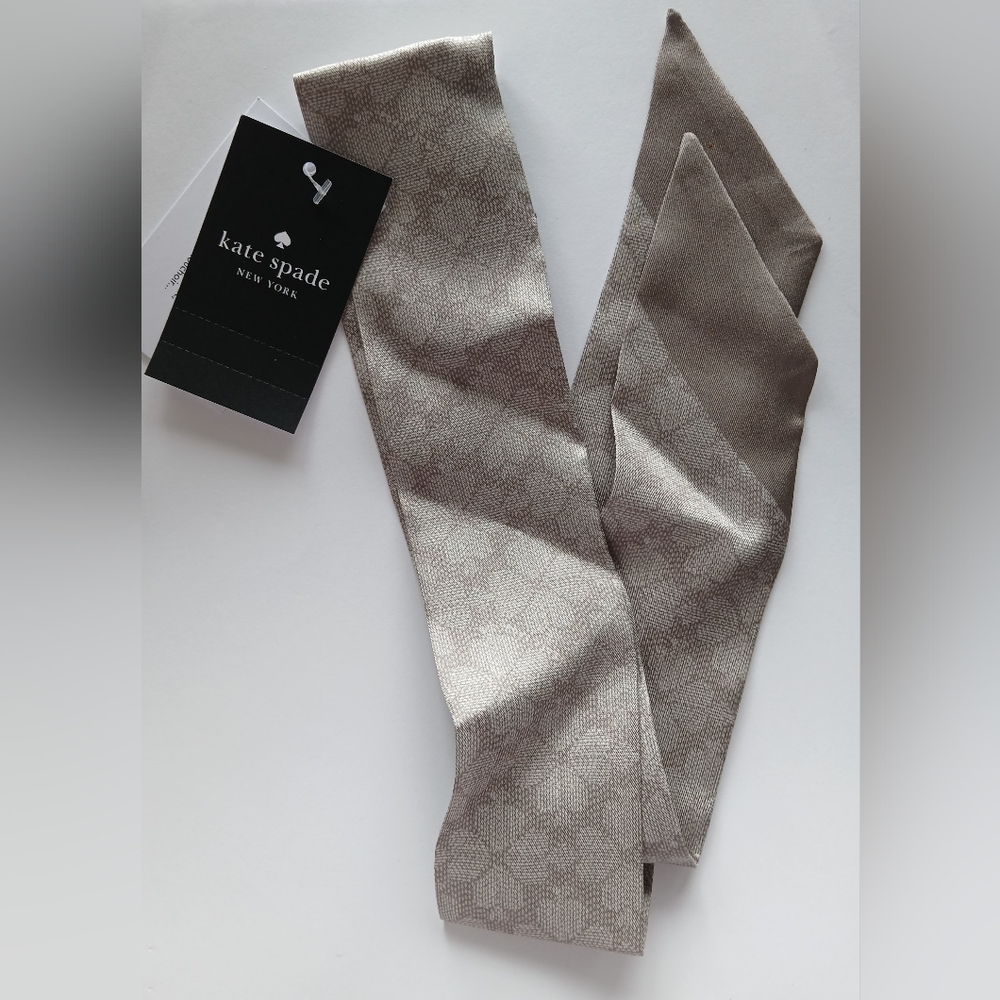 Textured Spade Flower Skinny Scarf